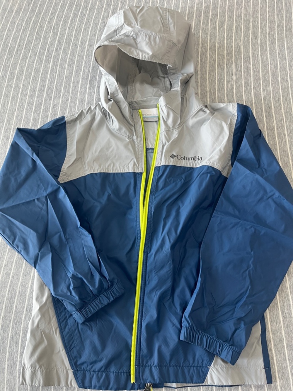 Columbia boys Glennaker Rain Jacket blue and grey size 8